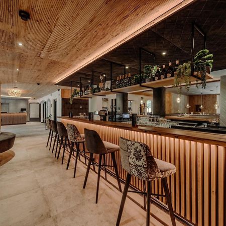莱斯维特全家酒店 弗拉绍 外观 照片